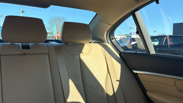 BMW 3 Series 320d Luxury 4dr Step Auto Diesel Saloon